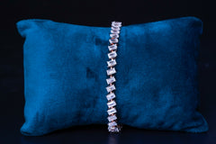 Angled Emerald Diamond Bracelet By Khaitan Jewels